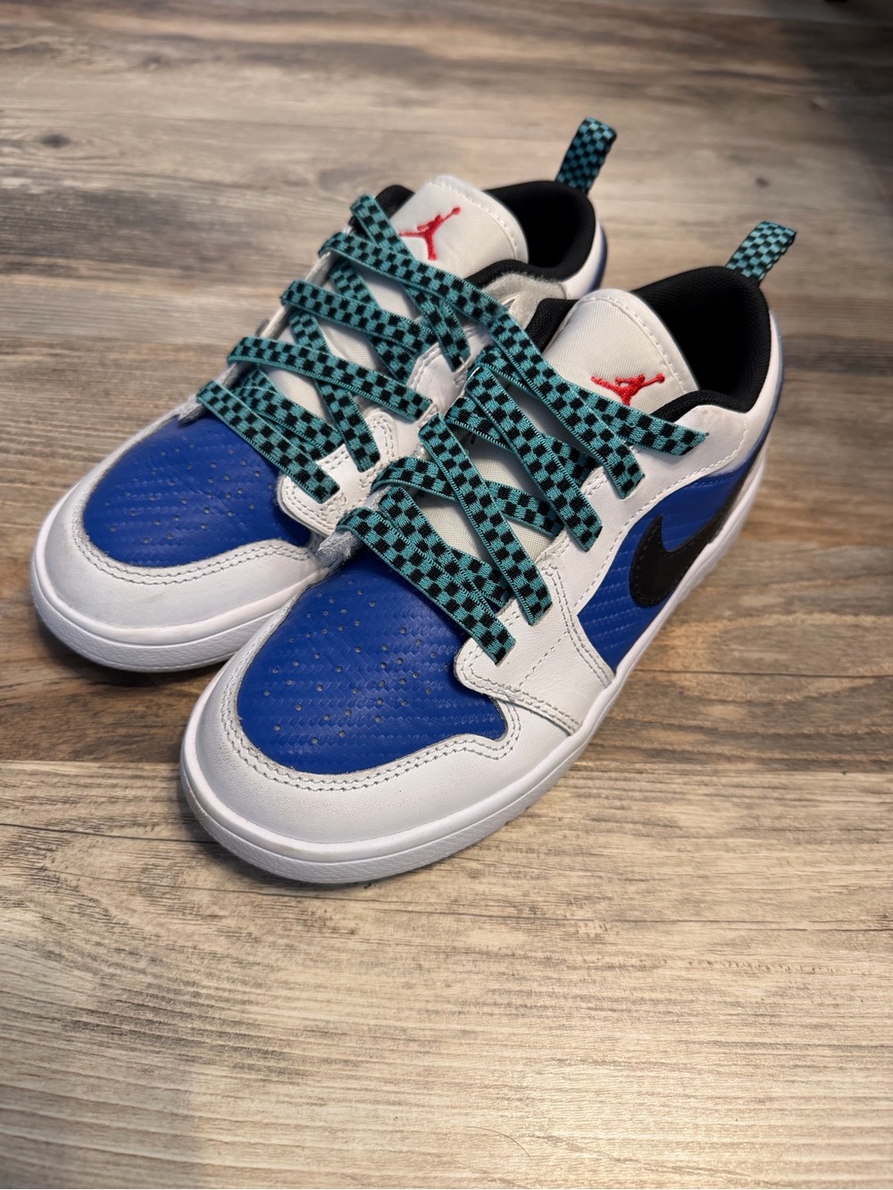 Jordan Kids Low-Top Sneakers - White/Blue/Black with Teal Check Laces